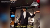 当&ldquo;库黑&rdquo;新秀发现更衣室位置就在库里旁边时&hellip;🤣🤣